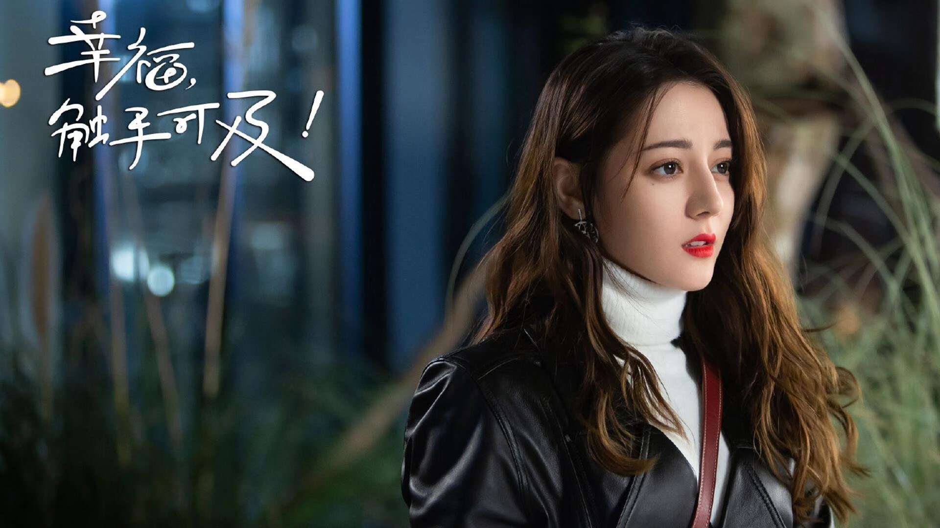 “高新体育中心:沙滩排球赛事燃起热潮,选手拼劲力”